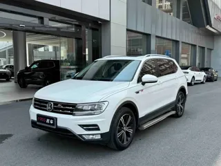 Volkswagen Tiguan 2020 купить из Китая, цена 1 756 000 ₽ — Suifenhe Auto