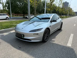 Tesla Model 3 2025