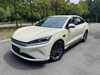 BYD Qin 2025 купить из Китая, цена 2 111 000 ₽ — Suifenhe Auto
