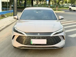 BYD Qin 2026 купить из Китая, цена 2 870 000 ₽ — Suifenhe Auto
