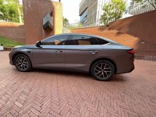 BYD Qin 2025 купить из Китая, цена 2 696 000 ₽ — Suifenhe Auto