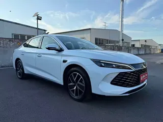 BYD Qin 2025 купить из Китая, цена 2 896 000 ₽ — Suifenhe Auto