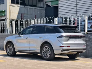 Lincoln Corsair 2024 купить из Китая, цена 4 304 000 ₽ — Suifenhe Auto