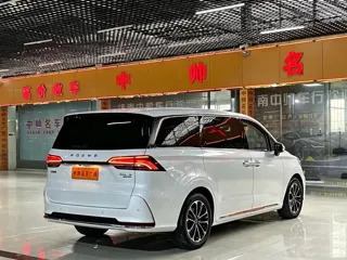 Roewe iMAX8 2024 купить из Китая, цена 2 988 000 ₽ — Suifenhe Auto