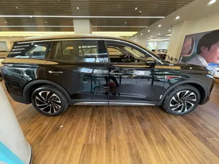 Hongqi HS7 2024 купить из Китая, цена 4 488 000 ₽ — Suifenhe Auto