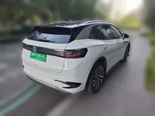 Volkswagen ID.4 X 2023 купить из Китая, цена 4 078 000 ₽ — Suifenhe Auto