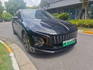 Hongqi E-QM5 2021 купить из Китая, цена 983 000 ₽ — Suifenhe Auto