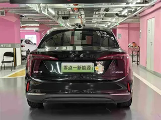 Hongqi E-QM5 2023 купить из Китая, цена 1 483 000 ₽ — Suifenhe Auto
