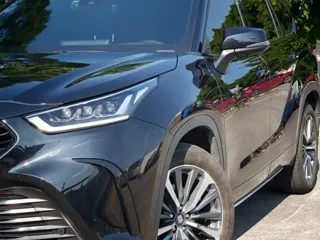 Toyota Crown Kluger 2025 купить из Китая, цена 7 268 000 ₽ — Suifenhe Auto