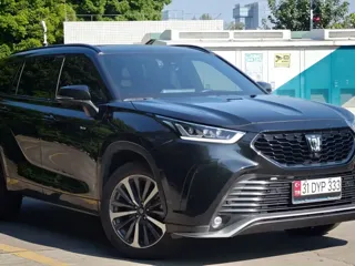 Toyota Crown Kluger 2025 купить из Китая, цена 7 268 000 ₽ — Suifenhe Auto