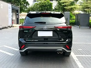 Toyota Crown Kluger 2024 купить из Китая, цена 6 887 000 ₽ — Suifenhe Auto