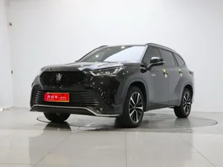 Toyota Crown Kluger 2024 купить из Китая, цена 6 886 000 ₽ — Suifenhe Auto