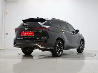 Toyota Crown Kluger 2024 купить из Китая, цена 6 886 000 ₽ — Suifenhe Auto
