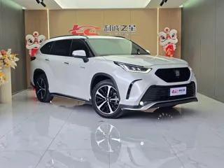 Toyota Crown Kluger 2024 купить из Китая, цена 7 397 000 ₽ — Suifenhe Auto