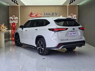 Toyota Crown Kluger 2024 купить из Китая, цена 7 397 000 ₽ — Suifenhe Auto