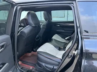 Toyota Crown Kluger 2024 купить из Китая, цена 6 387 000 ₽ — Suifenhe Auto