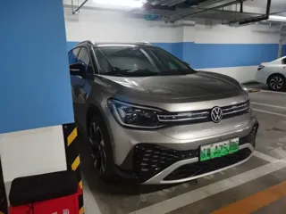 Volkswagen ID.6 CROZZ 2021 купить из Китая, цена 4 233 000 ₽ — Suifenhe Auto