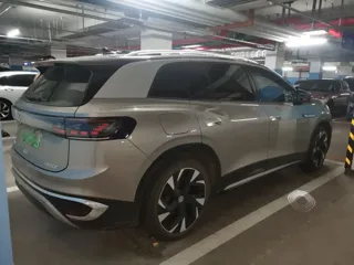 Volkswagen ID.6 CROZZ 2021 купить из Китая, цена 4 233 000 ₽ — Suifenhe Auto