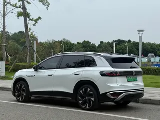 Volkswagen ID.6 CROZZ 2021 купить из Китая, цена 4 803 000 ₽ — Suifenhe Auto