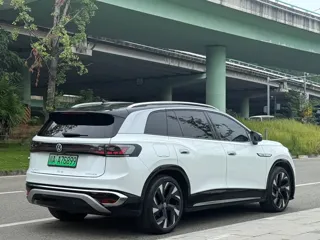 Volkswagen ID.6 CROZZ 2021 купить из Китая, цена 4 803 000 ₽ — Suifenhe Auto