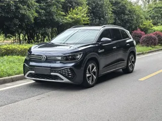Volkswagen ID.6 CROZZ 2022 купить из Китая, цена 4 372 000 ₽ — Suifenhe Auto