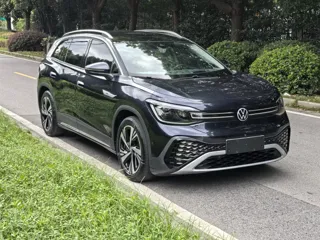 Volkswagen ID.6 CROZZ 2022 купить из Китая, цена 4 372 000 ₽ — Suifenhe Auto