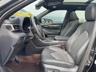 Toyota Crown Kluger 2024 купить из Китая, цена 7 073 000 ₽ — Suifenhe Auto
