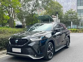 Toyota Crown Kluger 2024 купить из Китая, цена 6 860 000 ₽ — Suifenhe Auto
