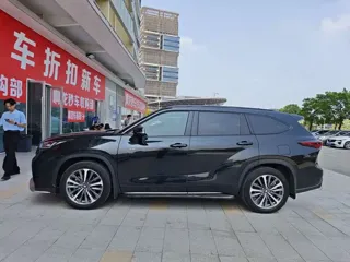 Toyota Crown Kluger 2025 купить из Китая, цена 7 305 000 ₽ — Suifenhe Auto