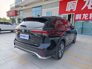 Toyota Crown Kluger 2025 купить из Китая, цена 7 305 000 ₽ — Suifenhe Auto