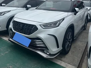 Toyota Crown Kluger 2024