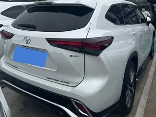 Toyota Crown Kluger 2024 купить из Китая, цена 7 116 000 ₽ — Suifenhe Auto