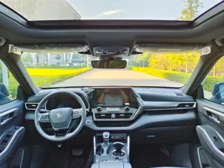 Toyota Crown Kluger 2024 купить из Китая, цена 7 231 000 ₽ — Suifenhe Auto