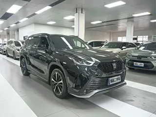 Toyota Crown Kluger 2024 купить из Китая, цена 5 173 000 ₽ — Suifenhe Auto