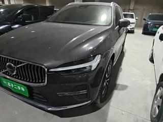 Volvo XC60 2025