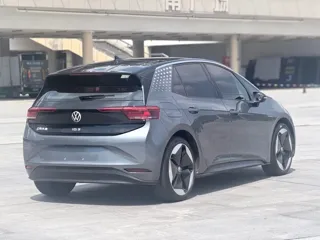 Volkswagen ID.3 2023 купить из Китая, цена 1 648 000 ₽ — Suifenhe Auto