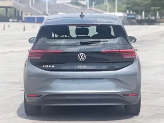 Volkswagen ID.3 2023 купить из Китая, цена 1 648 000 ₽ — Suifenhe Auto