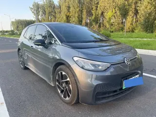 Volkswagen ID.3 2023 купить из Китая, цена 1 450 000 ₽ — Suifenhe Auto