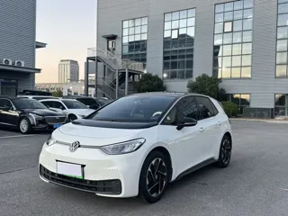 Volkswagen ID.3 2024 купить из Китая, цена 1 928 000 ₽ — Suifenhe Auto