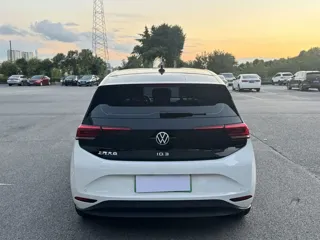 Volkswagen ID.3 2024 купить из Китая, цена 1 928 000 ₽ — Suifenhe Auto