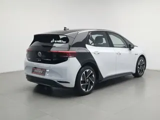 Volkswagen ID.3 2024 купить из Китая, цена 1 774 000 ₽ — Suifenhe Auto