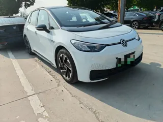 Volkswagen ID.3 2025 купить из Китая, цена 1 664 000 ₽ — Suifenhe Auto