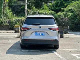 Toyota SIENNA 2024 купить из Китая, цена 7 165 000 ₽ — Suifenhe Auto