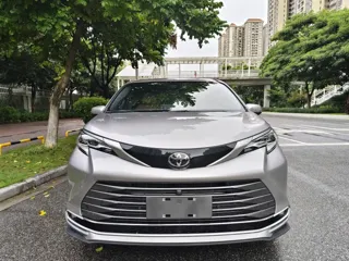 Toyota SIENNA 2025 купить из Китая, цена 7 231 000 ₽ — Suifenhe Auto