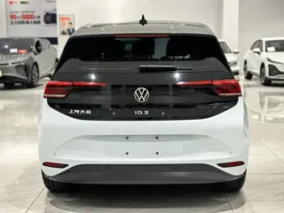 Volkswagen ID.3 2024 купить из Китая, цена 1 910 000 ₽ — Suifenhe Auto