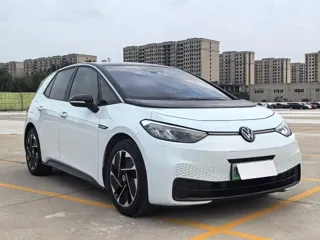 Volkswagen ID.3 2023 купить из Китая, цена 1 702 000 ₽ — Suifenhe Auto