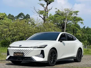 Changan UNI-V 2024 купить из Китая, цена 2 624 000 ₽ — Suifenhe Auto