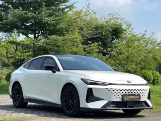 Changan UNI-V 2024 купить из Китая, цена 2 624 000 ₽ — Suifenhe Auto