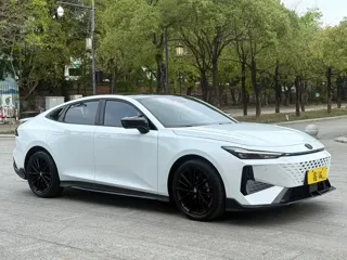 Changan UNI-V 2024 купить из Китая, цена 2 643 000 ₽ — Suifenhe Auto